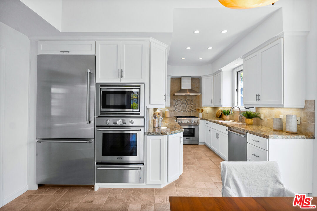 1044 5th St Unit: 202