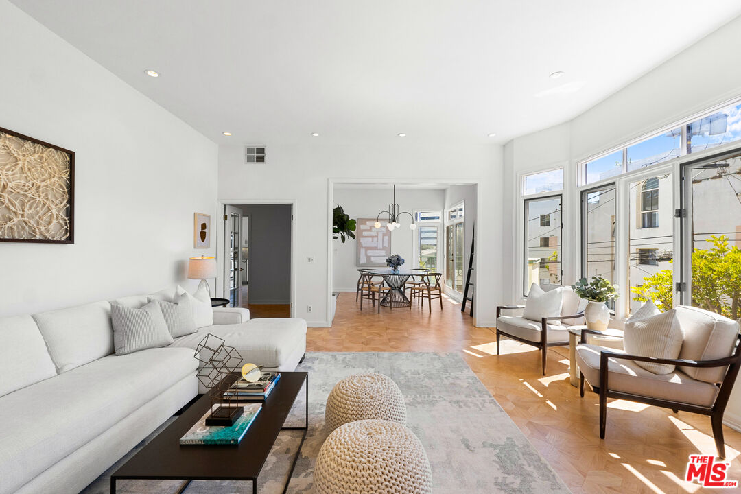 1044 5th St Unit: 202