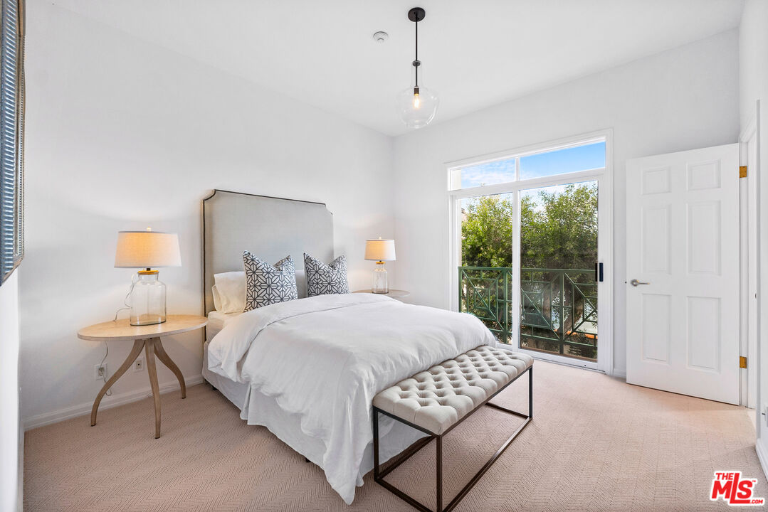 1044 5th St Unit: 202