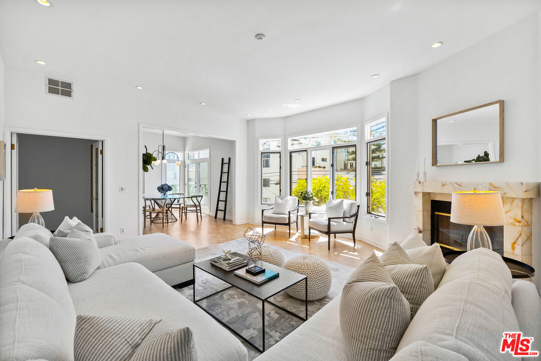 1044 5th St Unit: 202