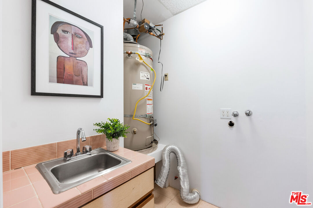 1044 5th St Unit: 202