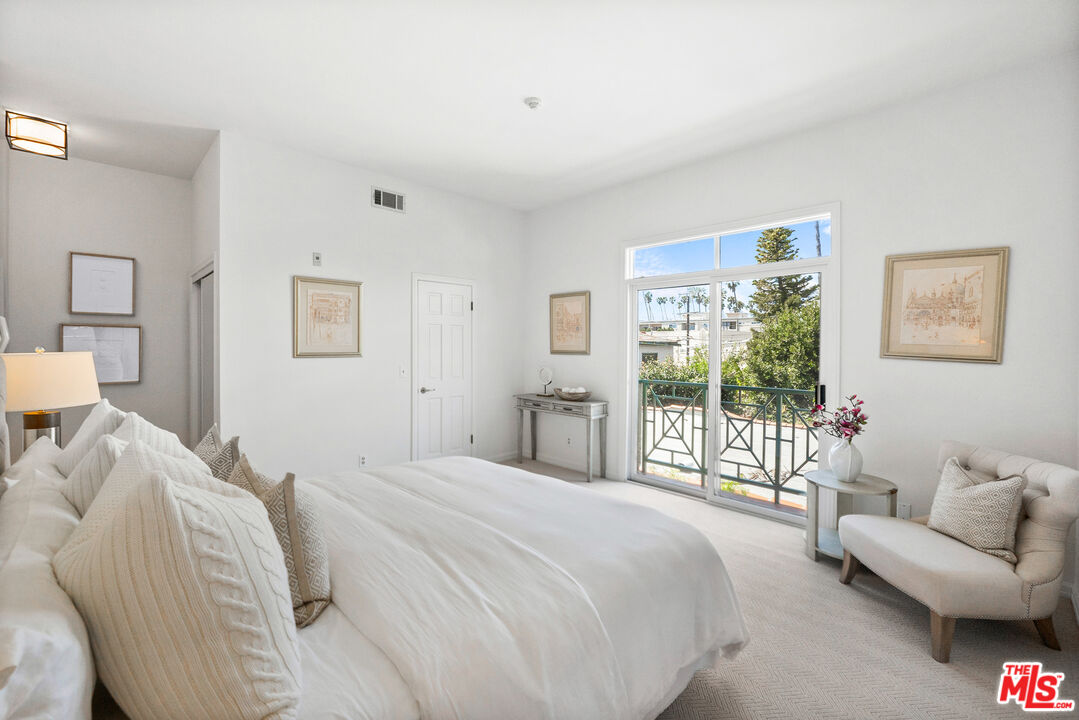 1044 5th St Unit: 202