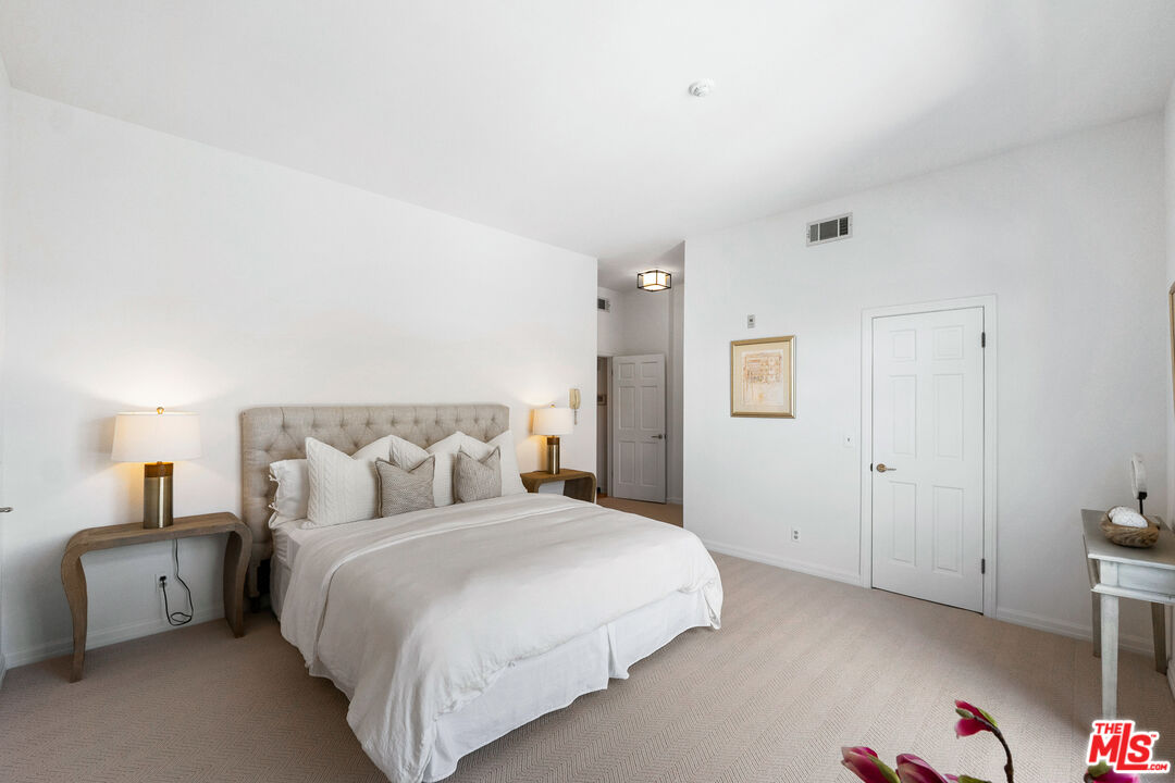 1044 5th St Unit: 202