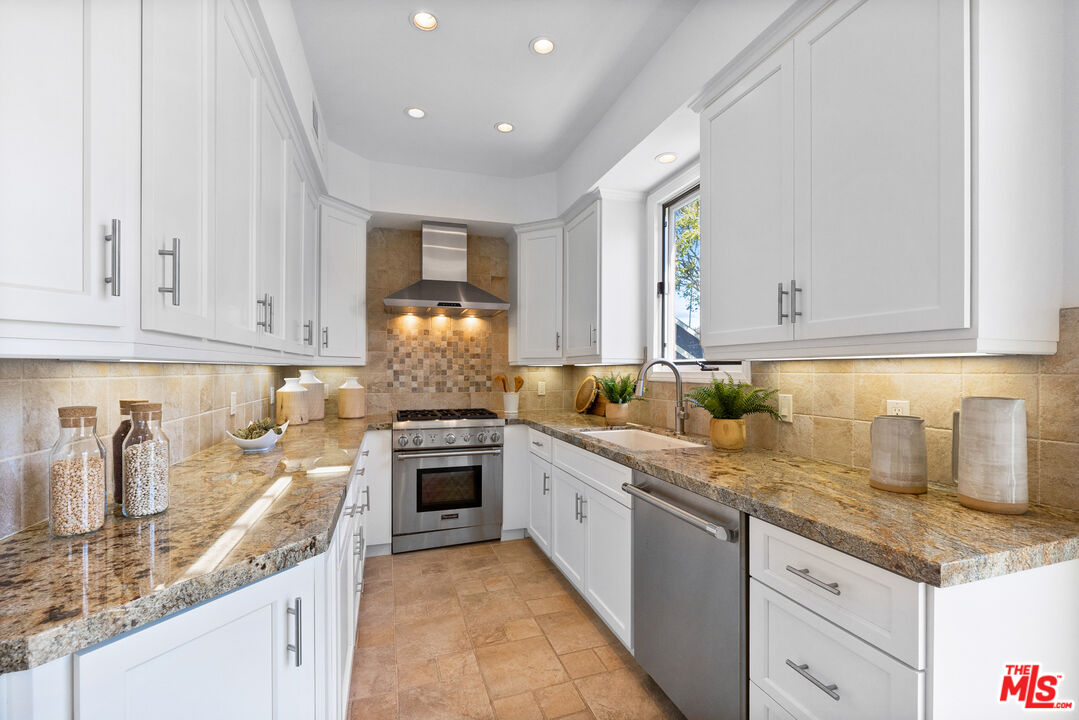 1044 5th St Unit: 202