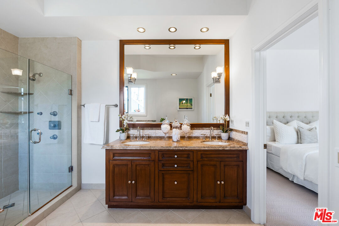 1044 5th St Unit: 202