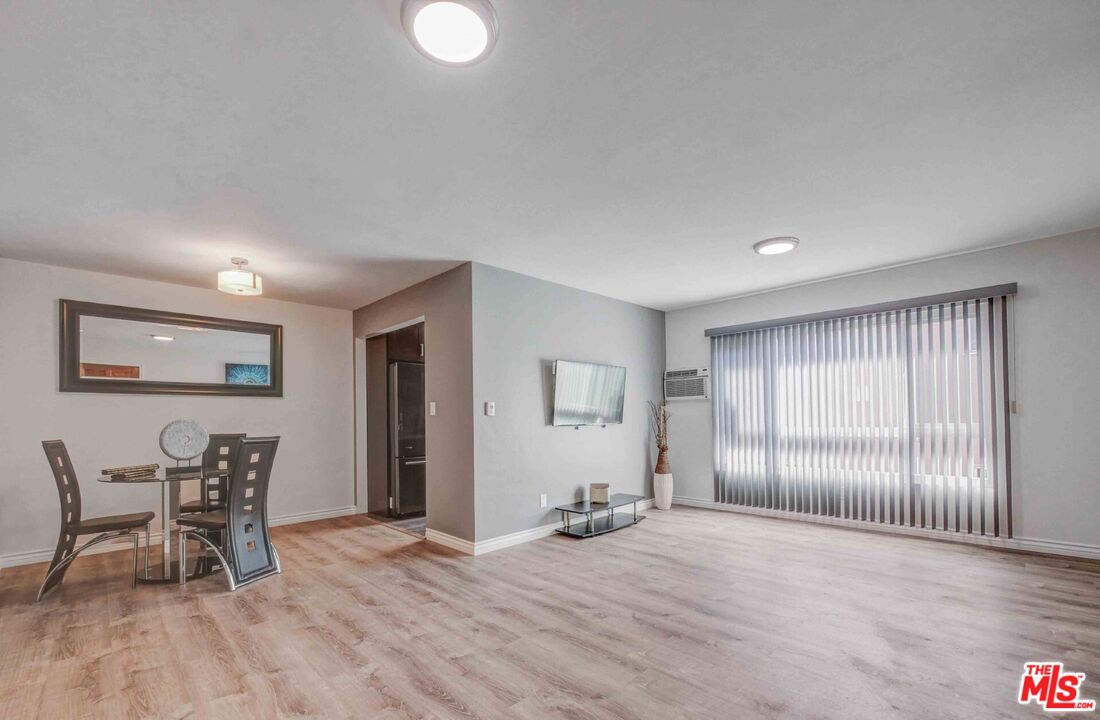 103 N Hayworth Ave