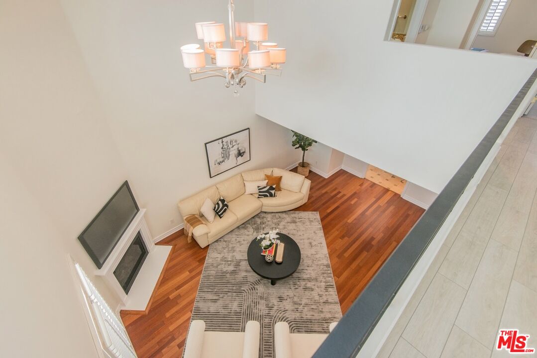 1747 S Barrington Ave Unit: 102