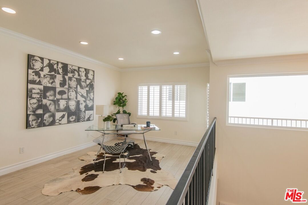 1747 S Barrington Ave Unit: 102