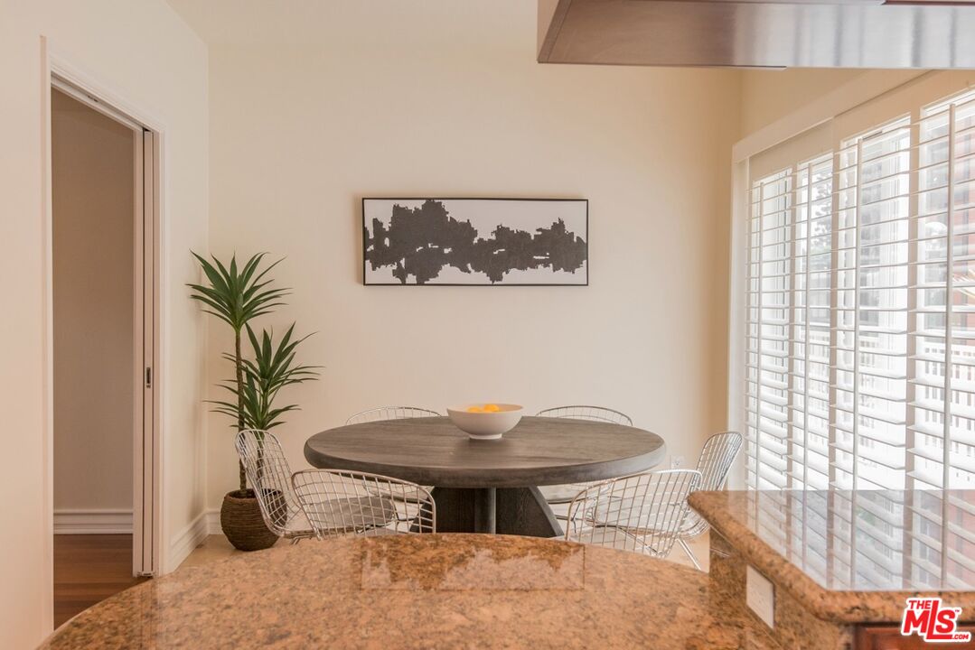 1747 S Barrington Ave Unit: 102