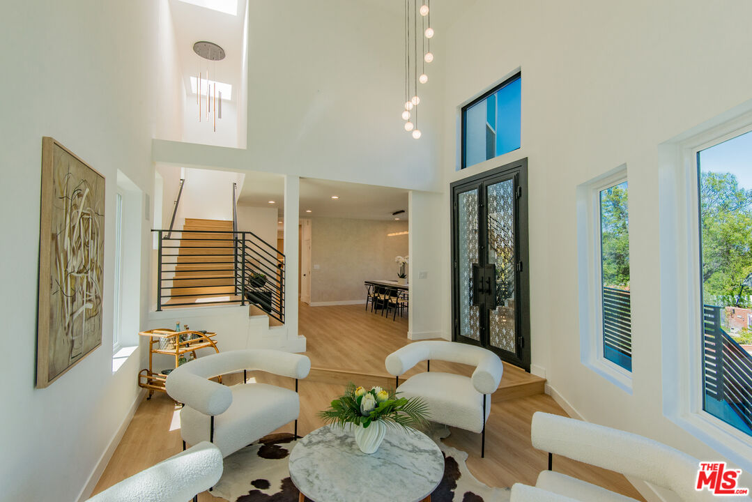 4211 Nogales Dr