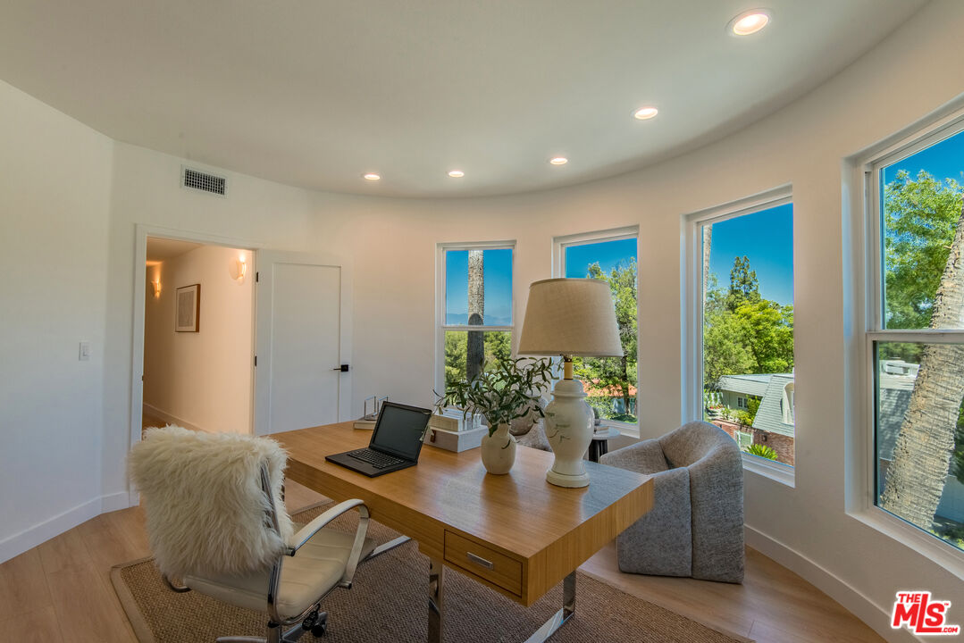 4211 Nogales Dr