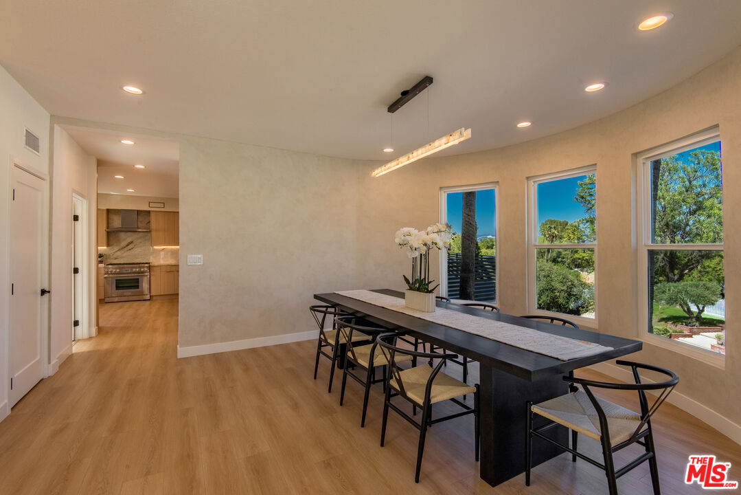 4211 Nogales Dr