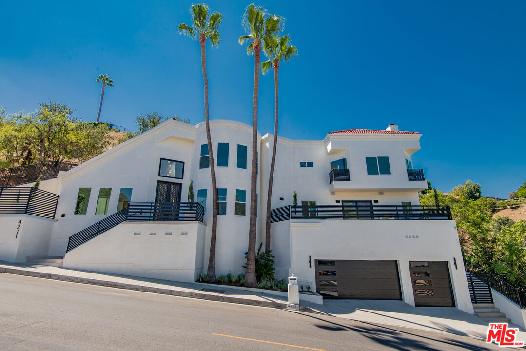 4211 Nogales Dr