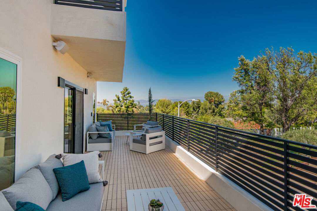 4211 Nogales Dr