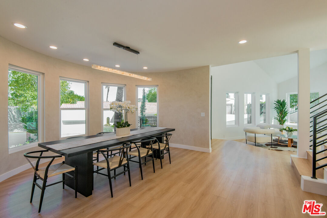 4211 Nogales Dr