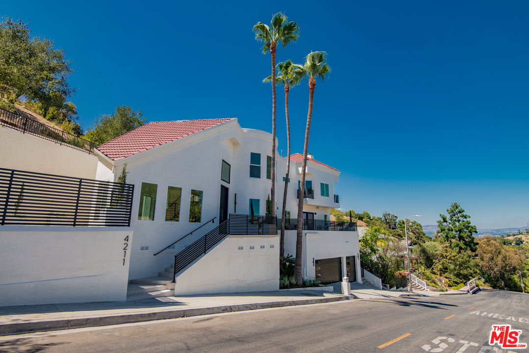 4211 Nogales Dr