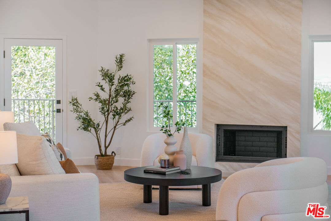 4211 Nogales Dr