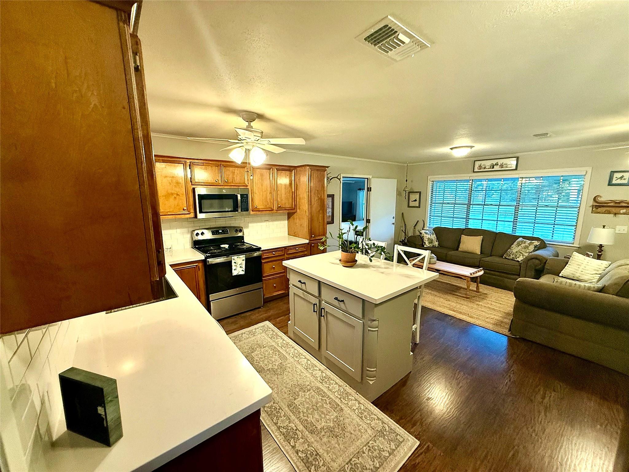 401 Chinaberry Lane