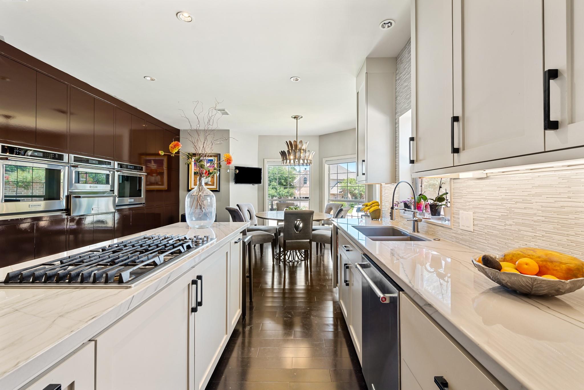 907 Grand Oaks Circle