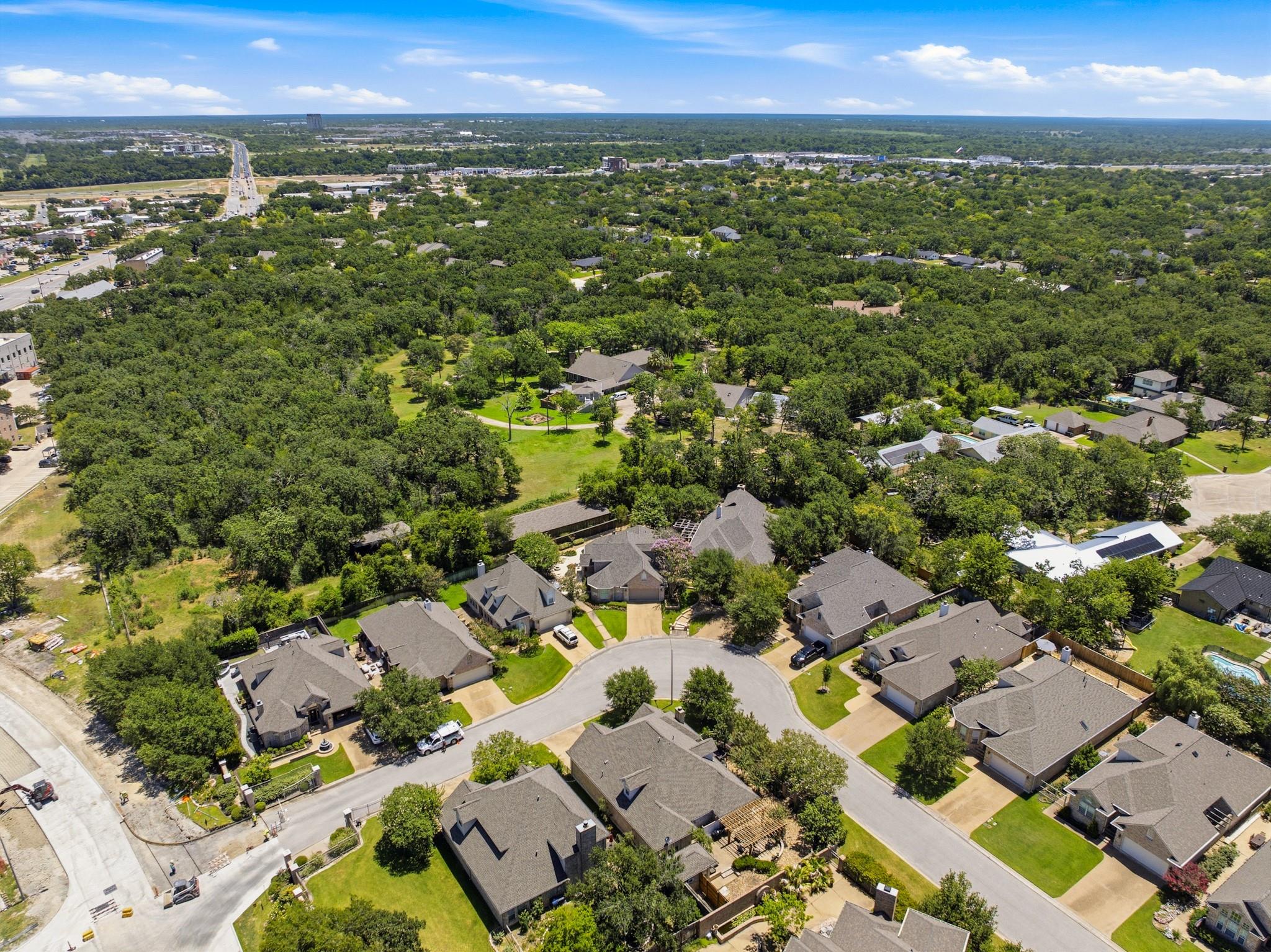 907 Grand Oaks Circle