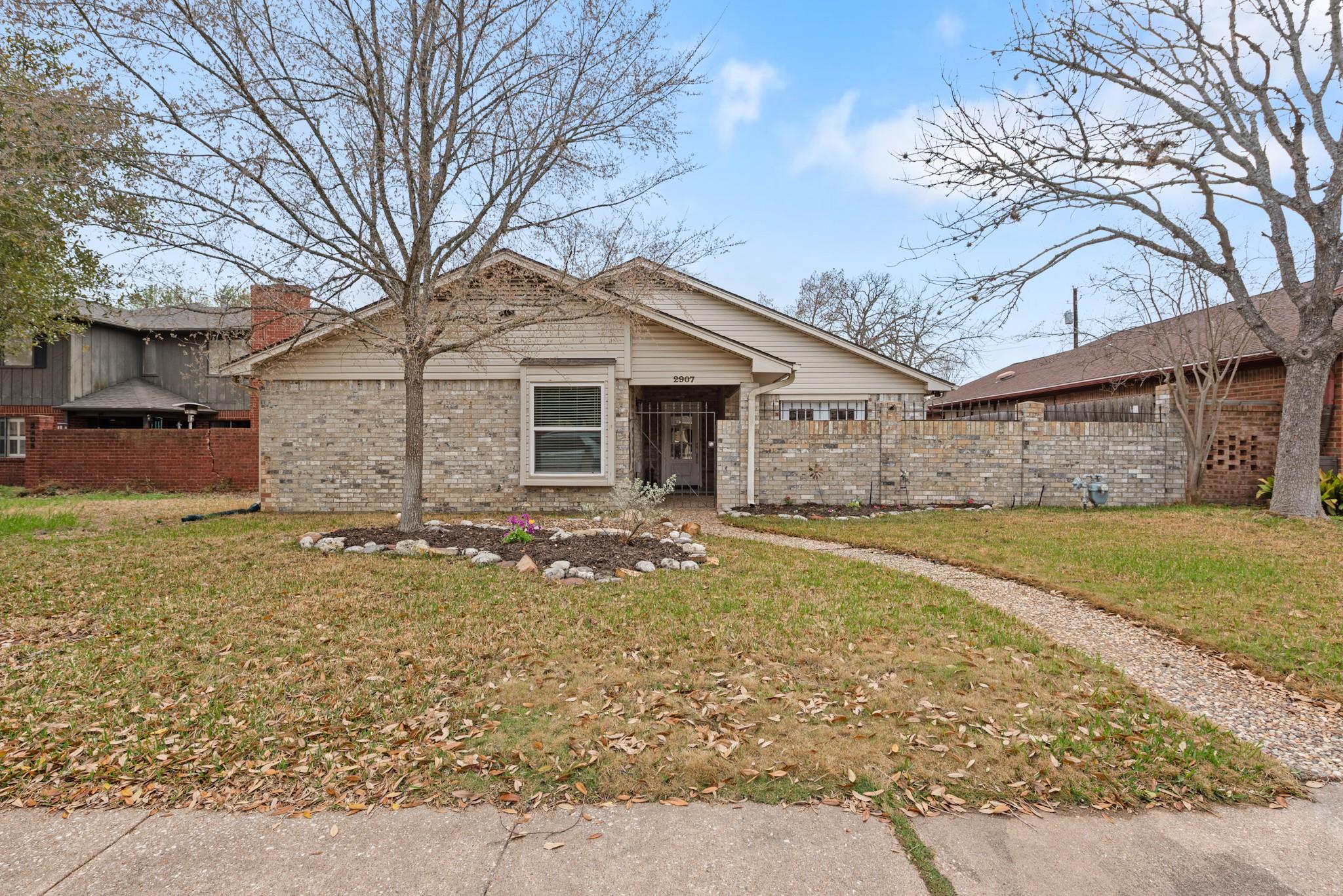 2907 Broadmoor Drive