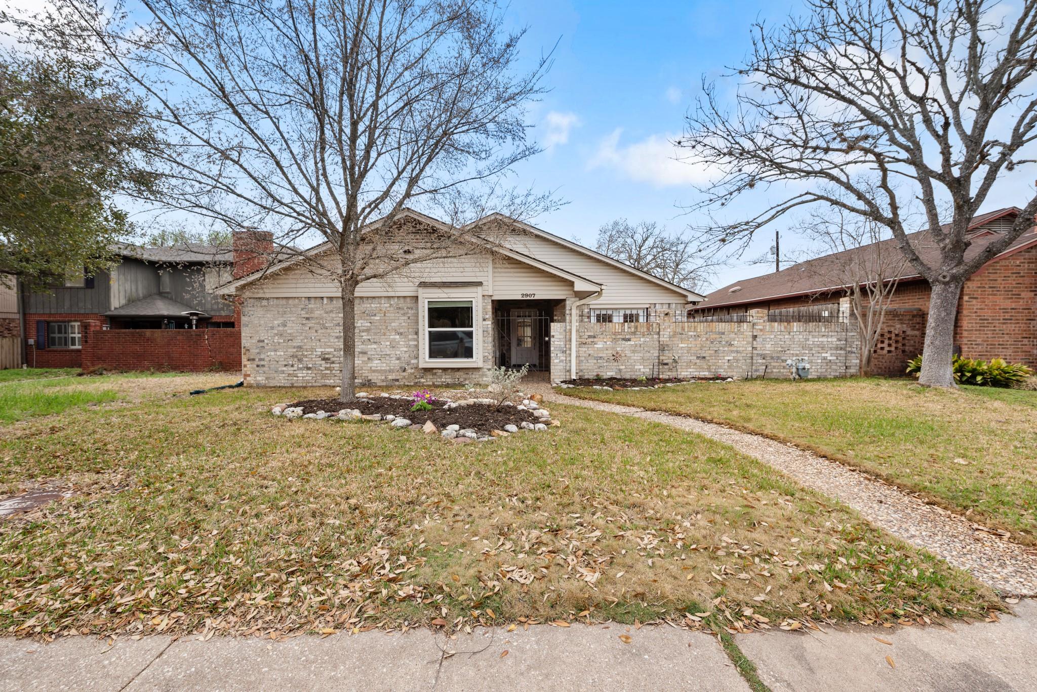 2907 Broadmoor Drive
