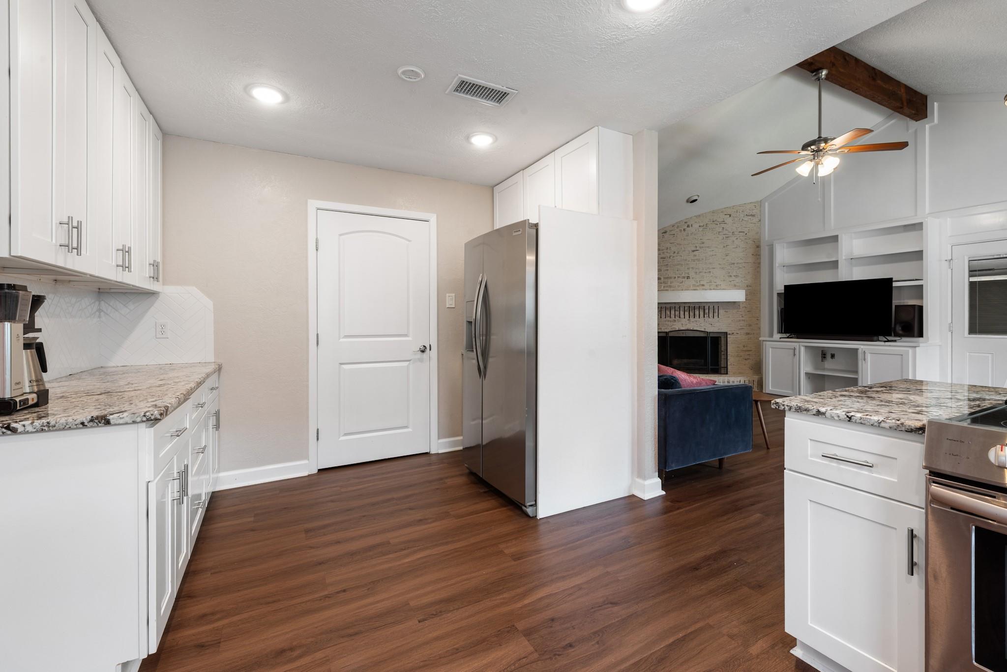 2907 Broadmoor Drive