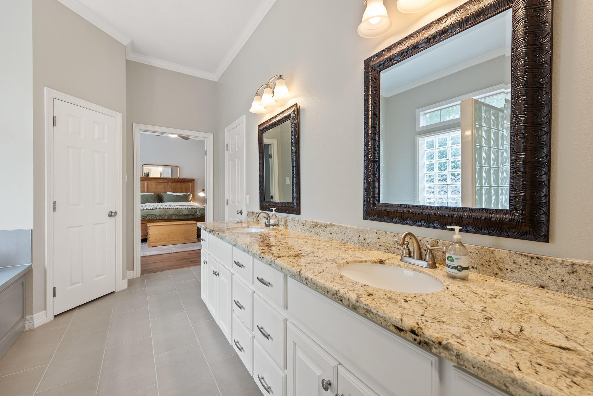 919 Grand Oaks Circle