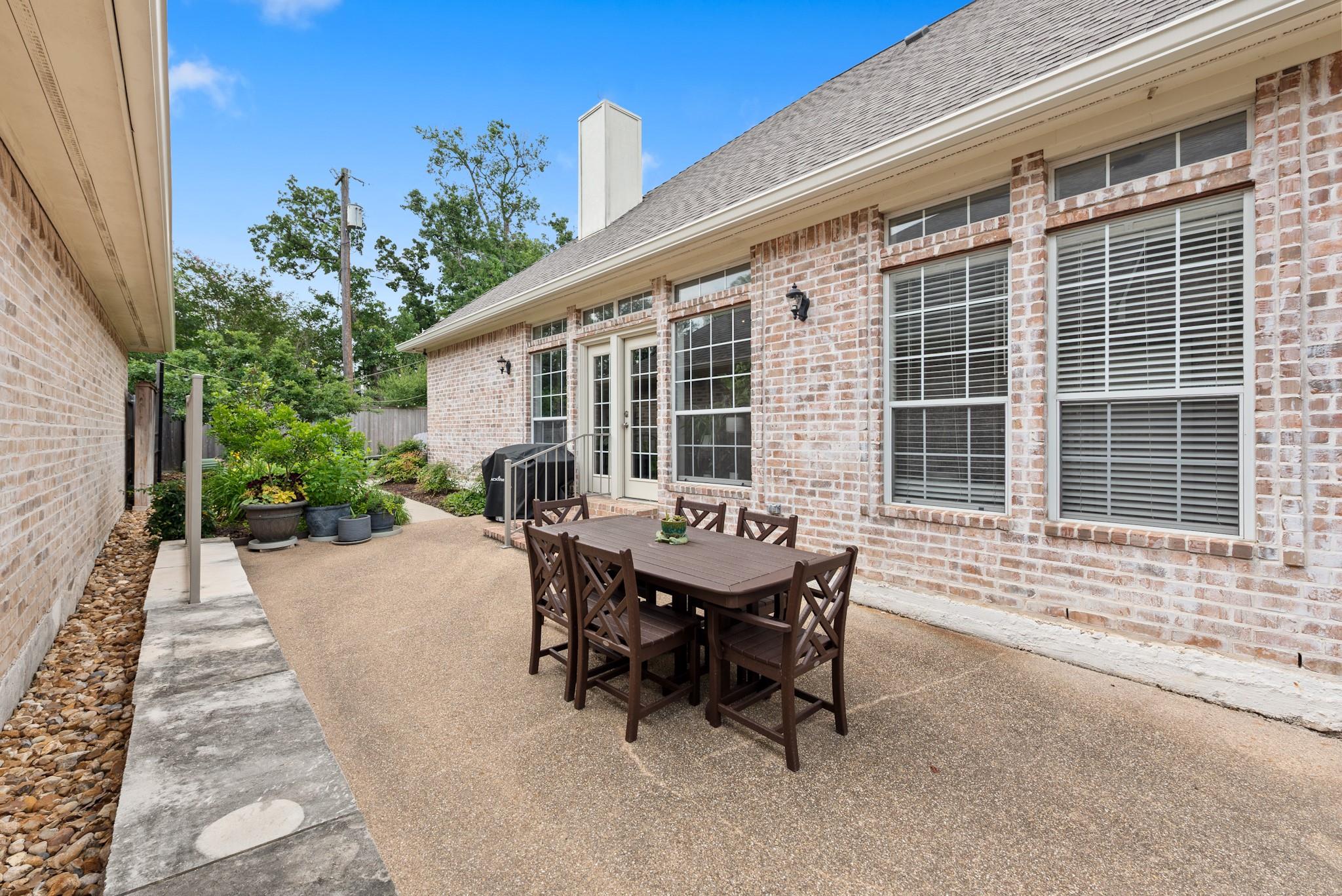 919 Grand Oaks Circle