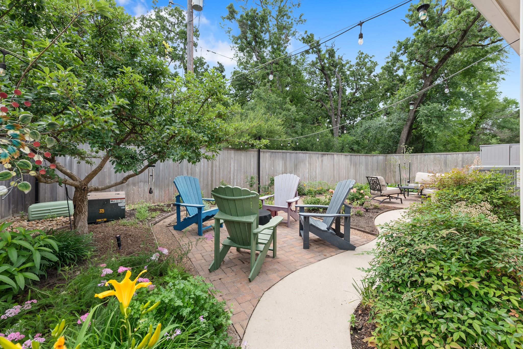 919 Grand Oaks Circle