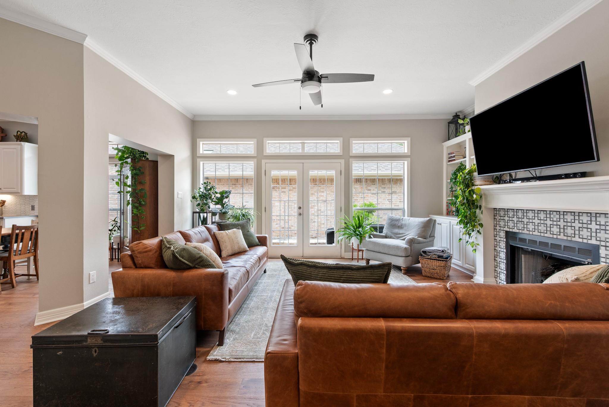 919 Grand Oaks Circle