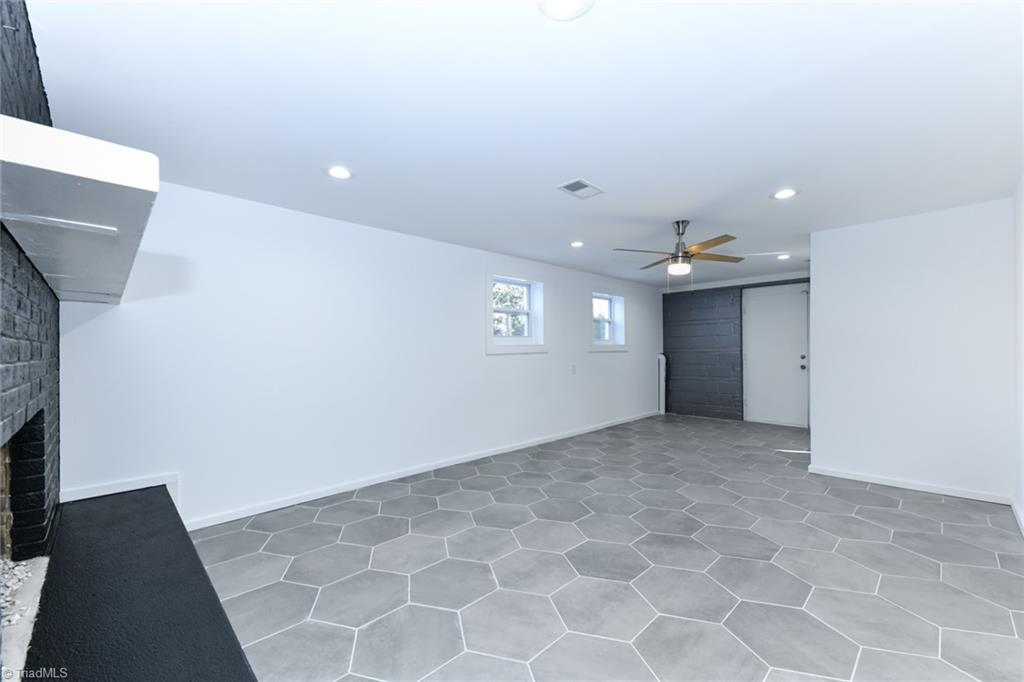 3504 Greenwood Terrace