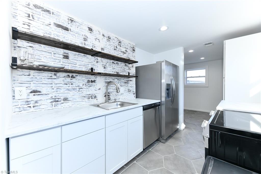 3504 Greenwood Terrace