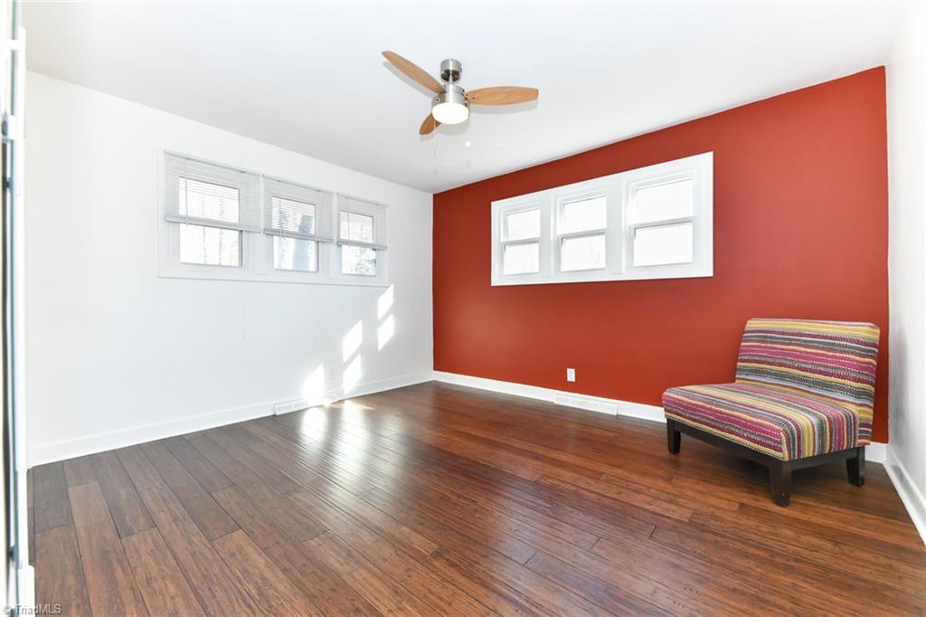 3504 Greenwood Terrace