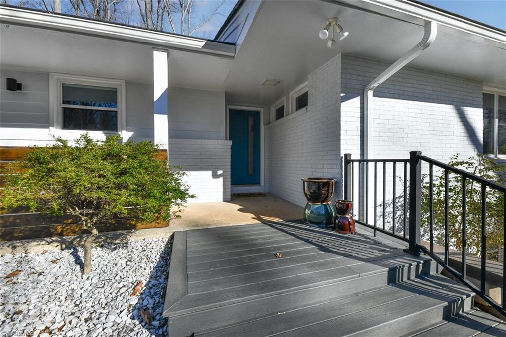 3504 Greenwood Terrace