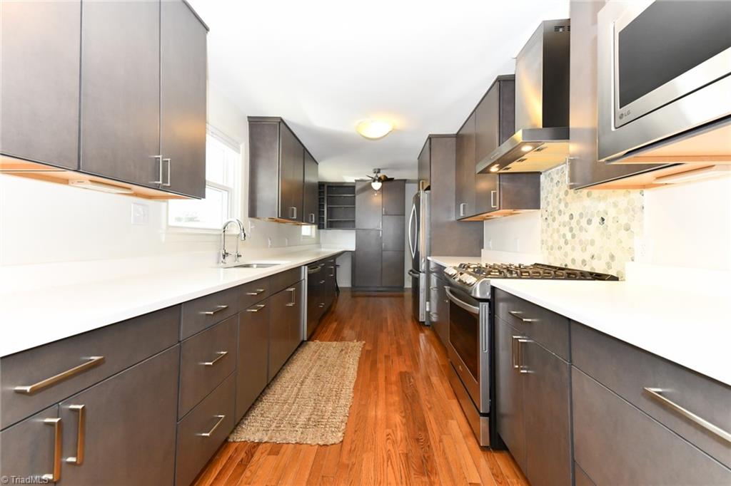 3504 Greenwood Terrace