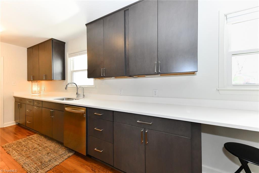 3504 Greenwood Terrace