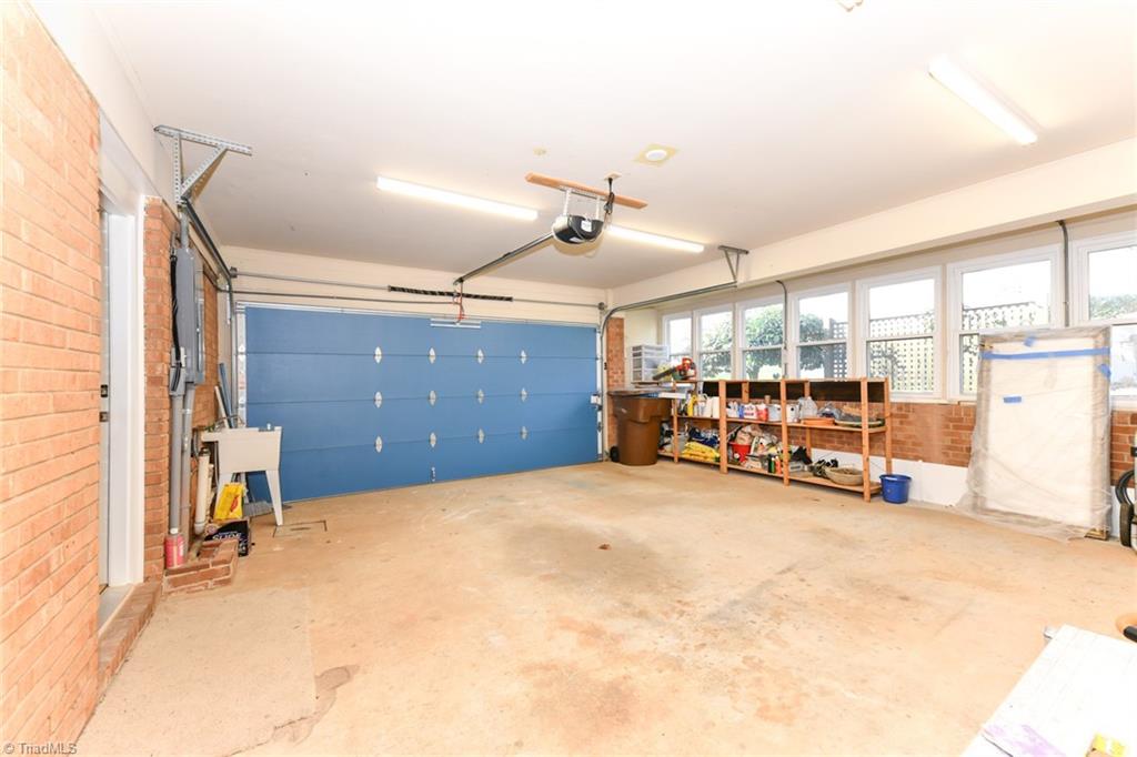 3504 Greenwood Terrace