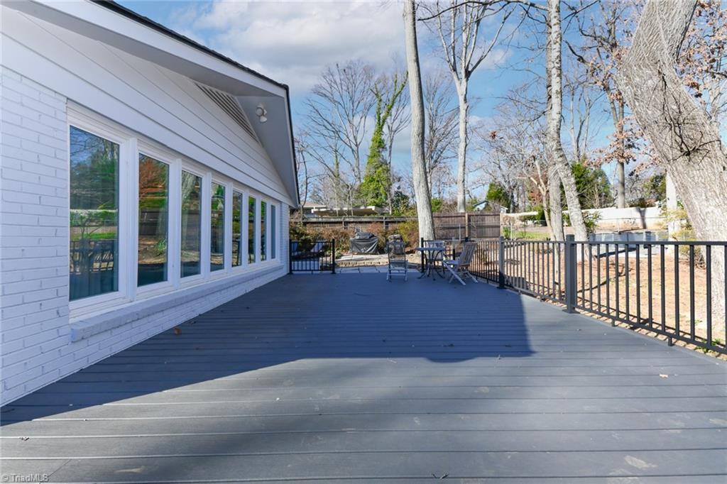 3504 Greenwood Terrace