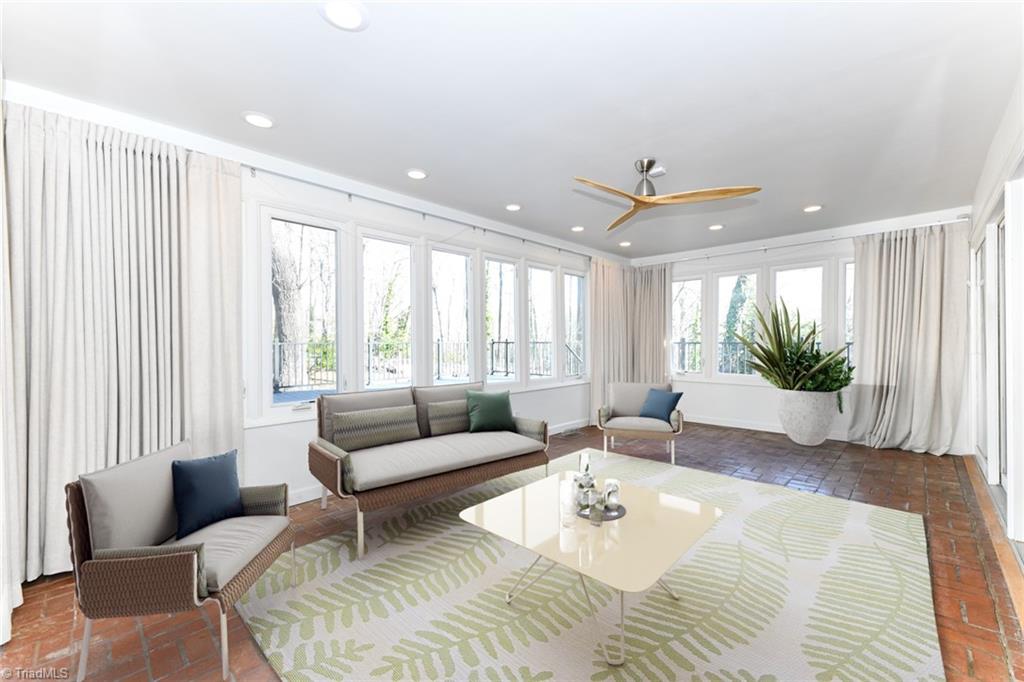 3504 Greenwood Terrace