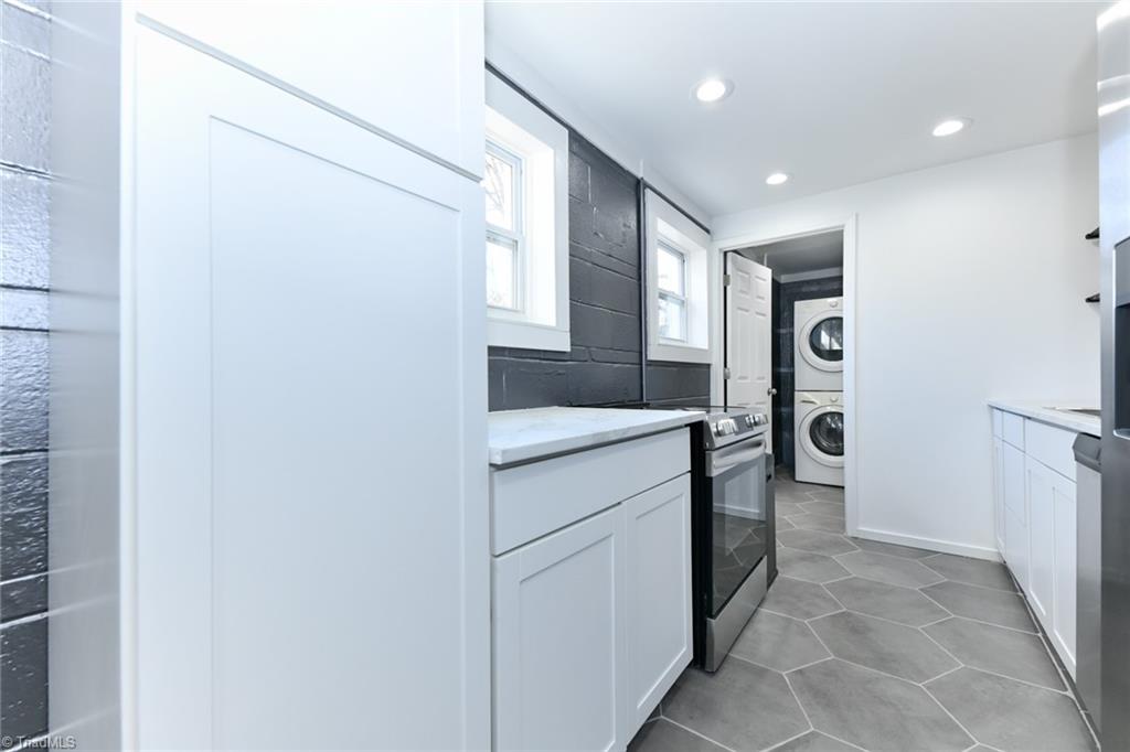 3504 Greenwood Terrace