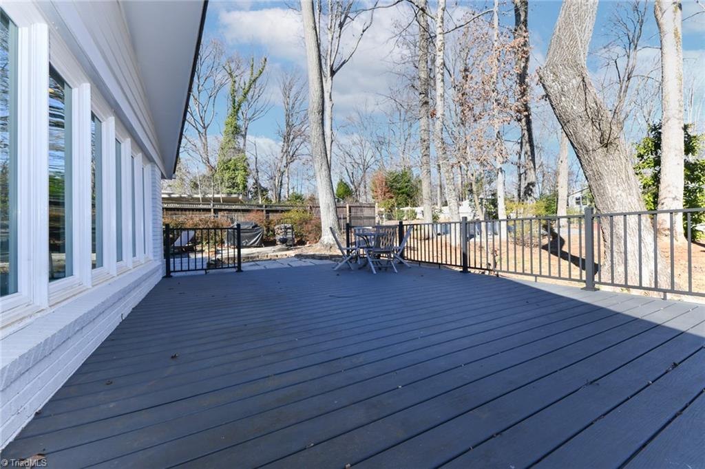 3504 Greenwood Terrace