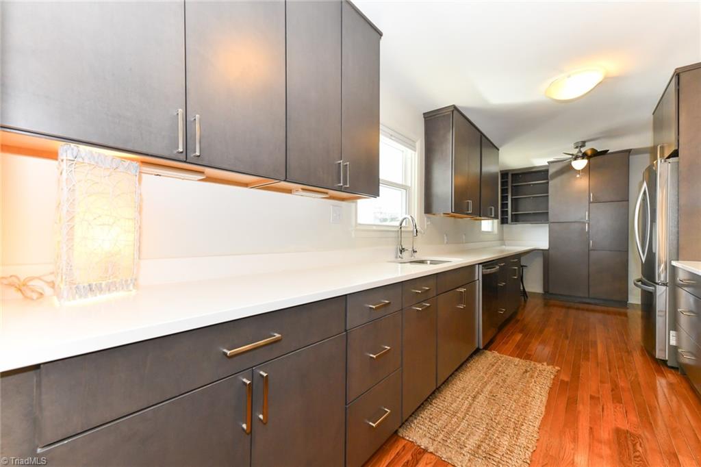 3504 Greenwood Terrace