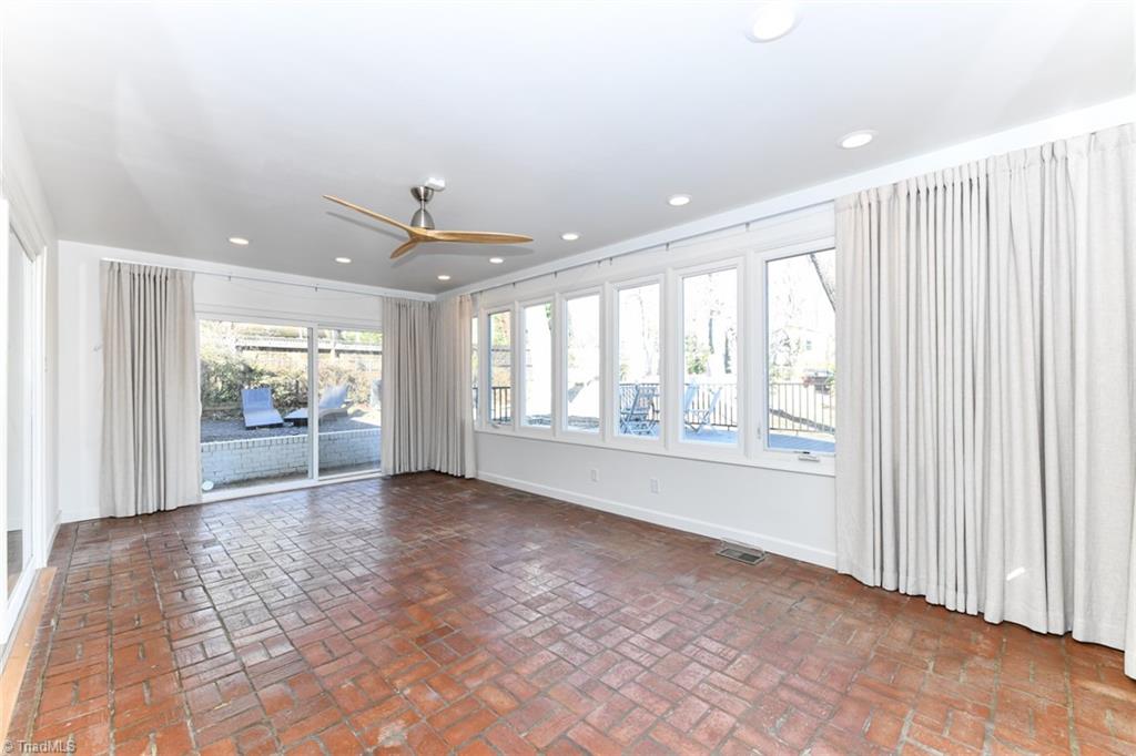 3504 Greenwood Terrace