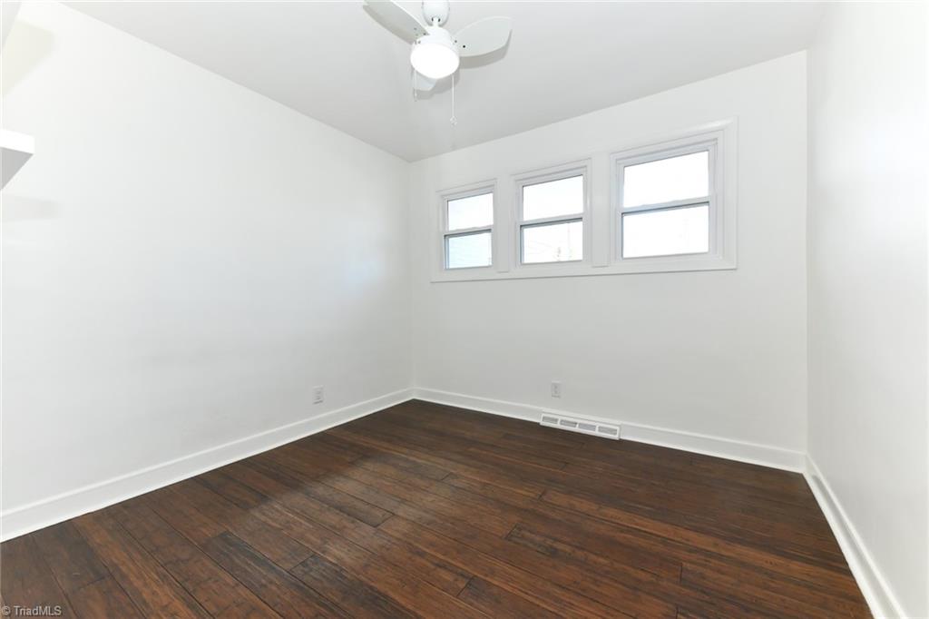 3504 Greenwood Terrace