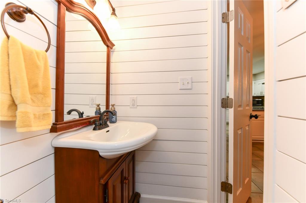 5514 Robinridge Road