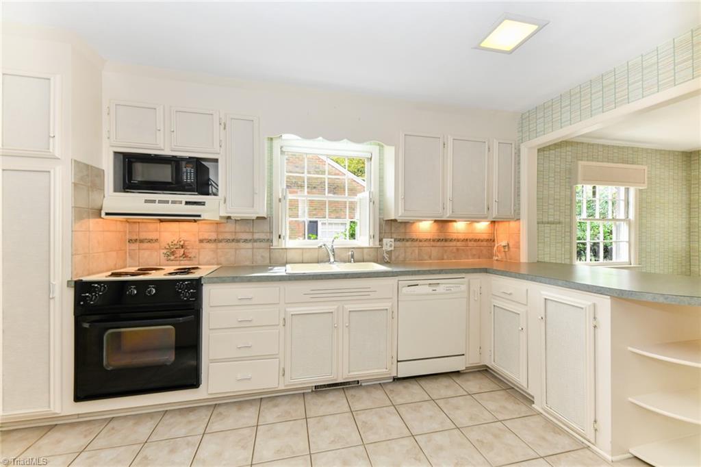 3117 Northampton Drive