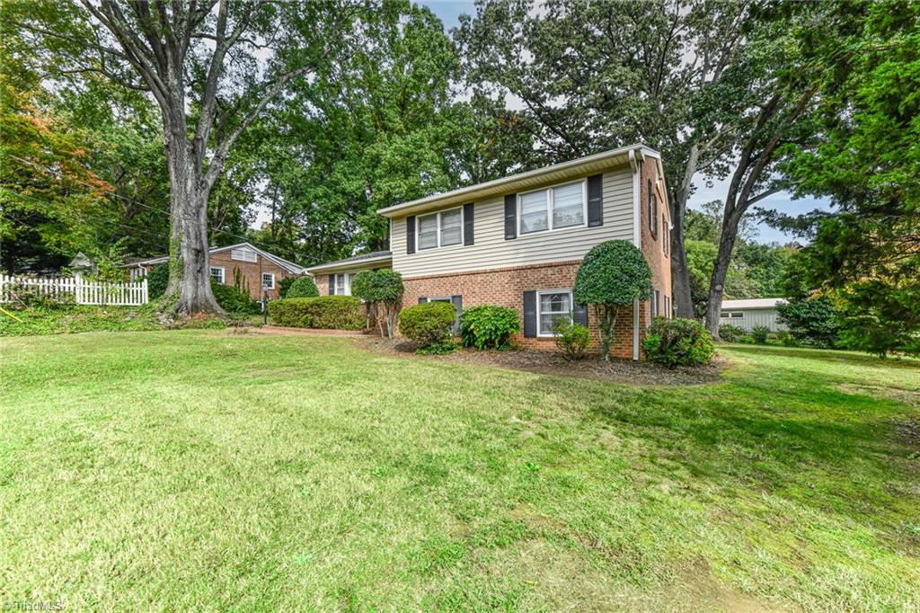 2704 Holly Drive