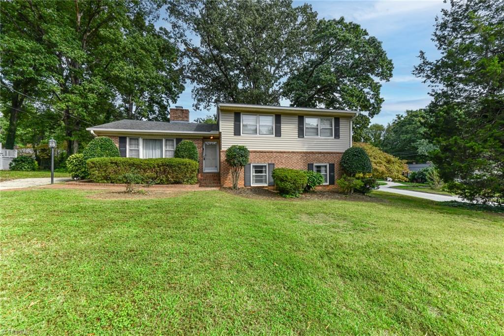 2704 Holly Drive