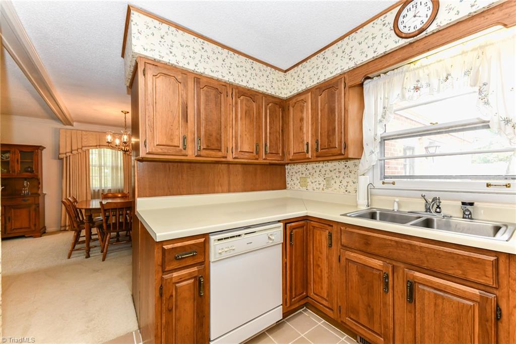 2704 Holly Drive